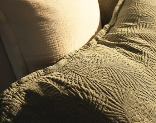 Close up on the edge of our Matosa Pillow Sham.