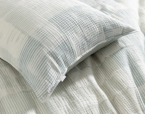 Close-up on the edge of our Palette Pillow Sham.