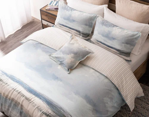 Closer angled view of our Windswept Duvet Cover.