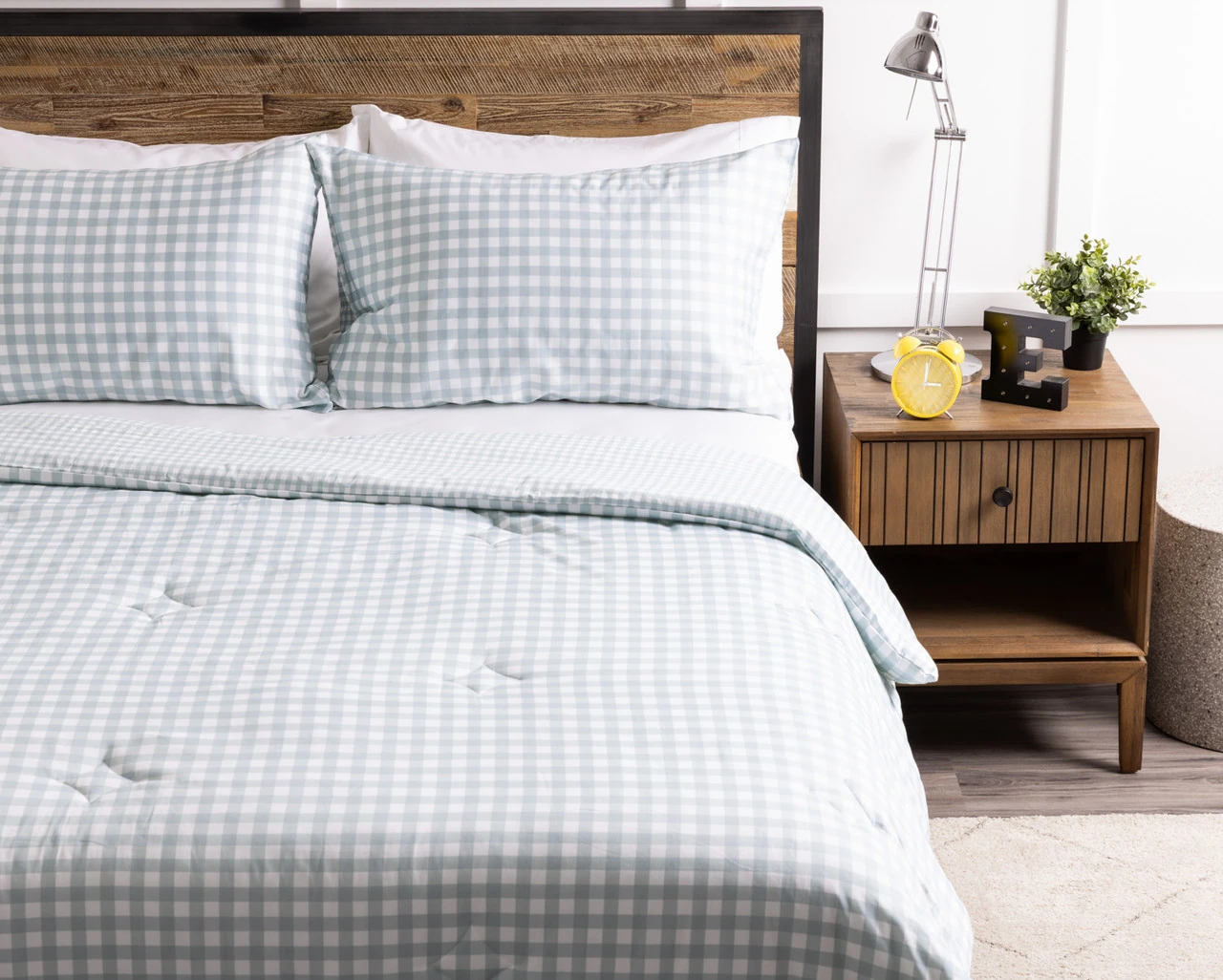 Front view of our Picnic Kids' Bamboo Cotton Comforter Set.