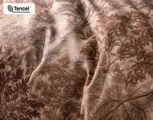 Close up on the main surface of our Henna Leaf Duvet Cover.