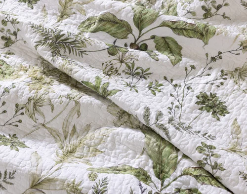 Close up on the surface of our Verdelle Cotton Quilt Set.