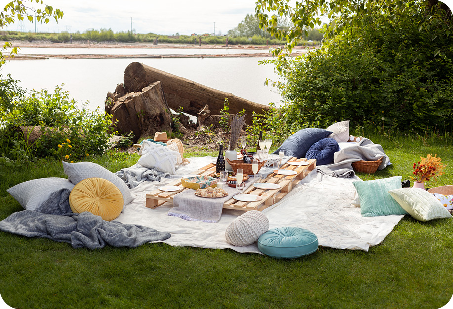 Our cushions, pillows, quilts and duvet covers can be used to create a comfy picnic zone. 